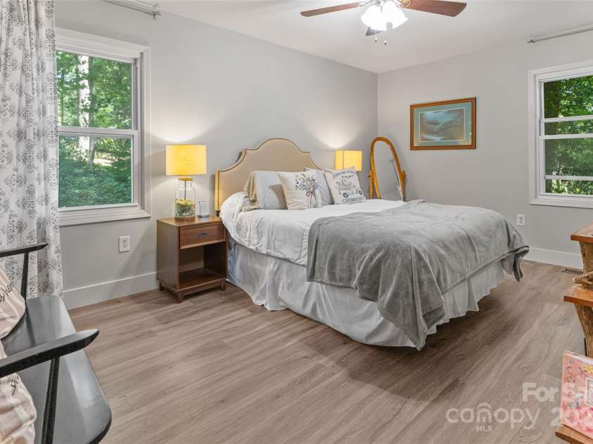 10 Muirfield Drive, Arden, NC 28704.  MLS# CAR4186604, YatesRealty ID 11905. 