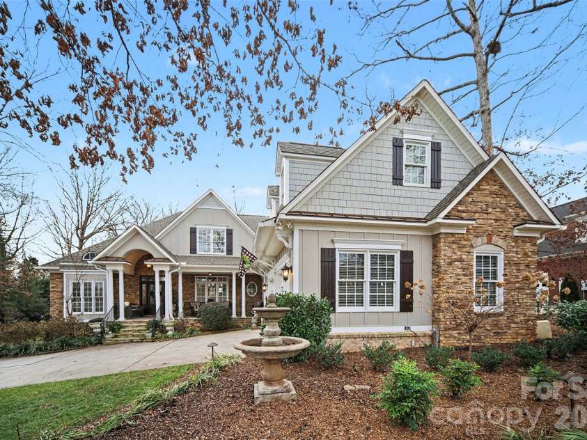 6722 Fox Ridge Circle, Davidson, NC 28036.  MLS# CAR4334663, YatesRealty ID 11905. 