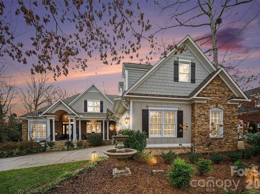 6722 Fox Ridge Circle, Davidson, NC 28036.  MLS# CAR4334663, YatesRealty ID 11905. 