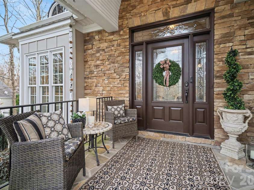 6722 Fox Ridge Circle, Davidson, NC 28036.  MLS# CAR4334663, YatesRealty ID 11905. 