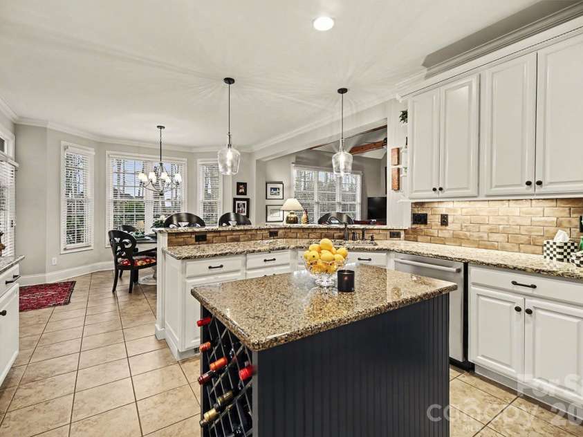 6722 Fox Ridge Circle, Davidson, NC 28036.  MLS# CAR4334663, YatesRealty ID 11905. 