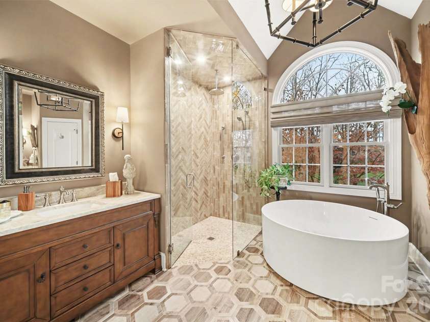 6722 Fox Ridge Circle, Davidson, NC 28036.  MLS# CAR4334663, YatesRealty ID 11905. 