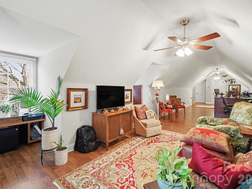 6722 Fox Ridge Circle, Davidson, NC 28036.  MLS# CAR4334663, YatesRealty ID 11905. 