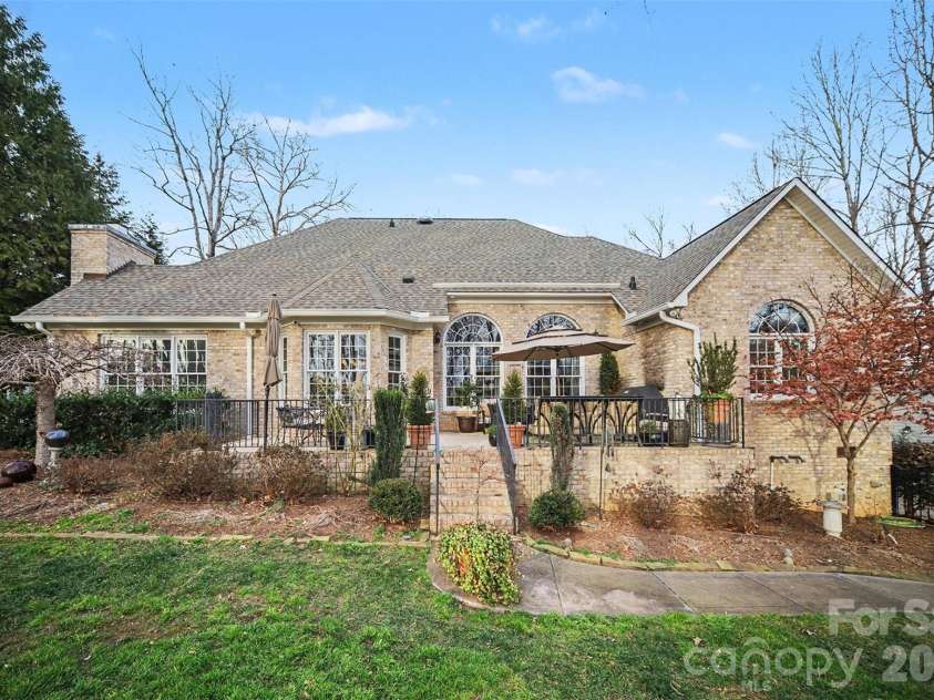 6722 Fox Ridge Circle, Davidson, NC 28036.  MLS# CAR4334663, YatesRealty ID 11905. 