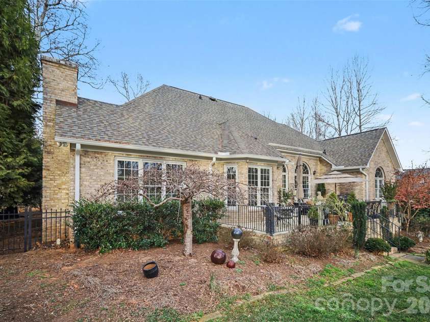 6722 Fox Ridge Circle, Davidson, NC 28036.  MLS# CAR4334663, YatesRealty ID 11905. 