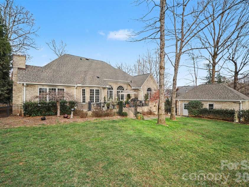 6722 Fox Ridge Circle, Davidson, NC 28036.  MLS# CAR4334663, YatesRealty ID 11905. 