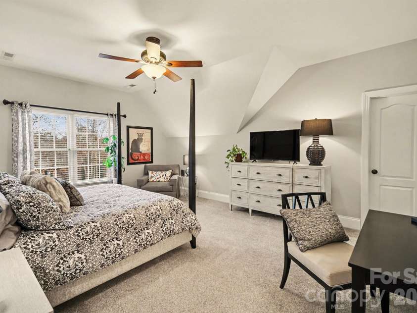 6722 Fox Ridge Circle, Davidson, NC 28036.  MLS# CAR4334663, YatesRealty ID 11905. Flex Room - Utilized as Guest Bedroom