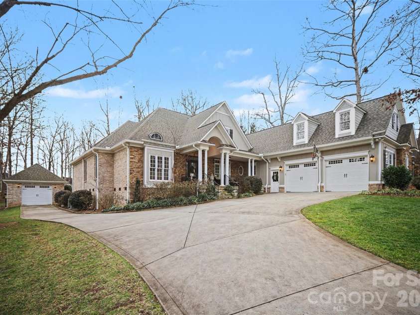 6722 Fox Ridge Circle, Davidson, NC 28036.  MLS# CAR4334663, YatesRealty ID 11905. Welcome to 6722 Fox Ridge Cir, Davidson!