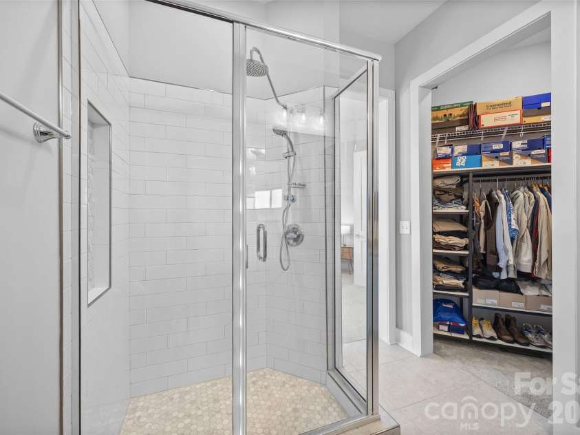 501 37th Street, Charlotte, NC 28205.  MLS# CAR4424204, YatesRealty ID 11906. 