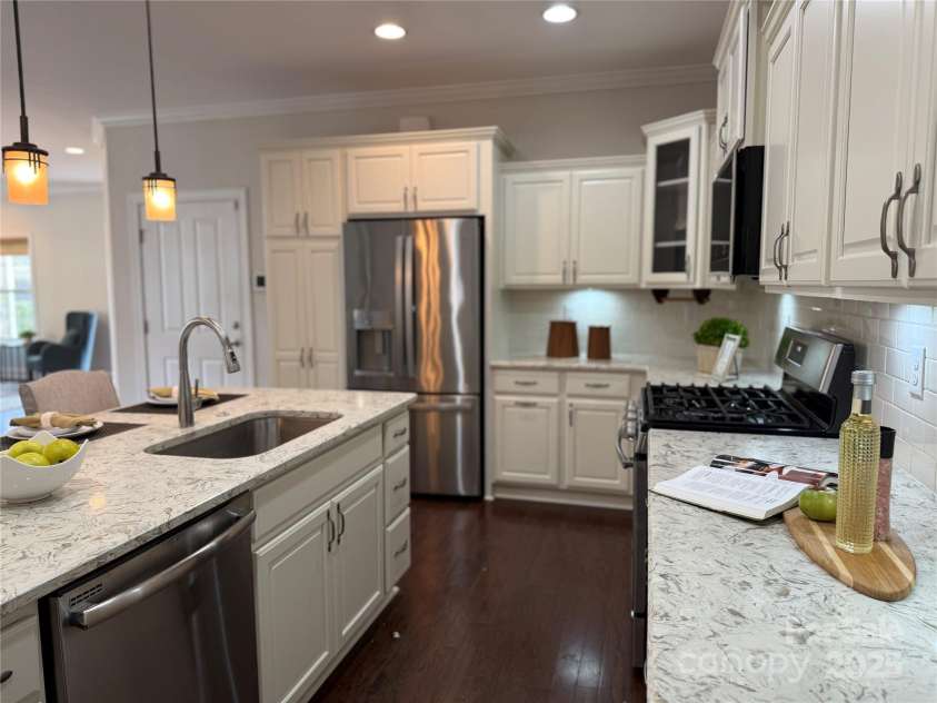 1220 Avalon Place, Matthews, NC 28104.  MLS# CAR4224062, YatesRealty ID 11907. 