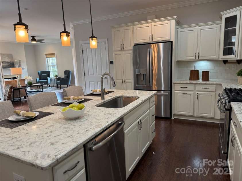 1220 Avalon Place, Matthews, NC 28104.  MLS# CAR4224062, YatesRealty ID 11907. 