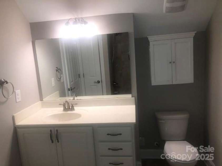 1220 Avalon Place, Matthews, NC 28104.  MLS# CAR4224062, YatesRealty ID 11907. 