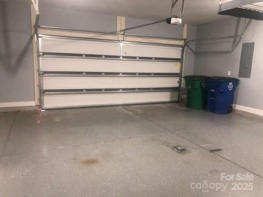 1220 Avalon Place, Matthews, NC 28104.  MLS# CAR4224062, YatesRealty ID 11907. 