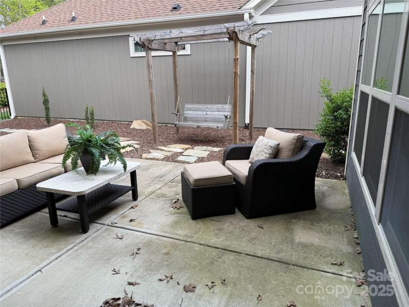 1220 Avalon Place, Matthews, NC 28104.  MLS# CAR4224062, YatesRealty ID 11907. 