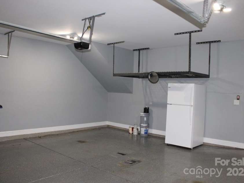 1220 Avalon Place, Matthews, NC 28104.  MLS# CAR4224062, YatesRealty ID 11907. 