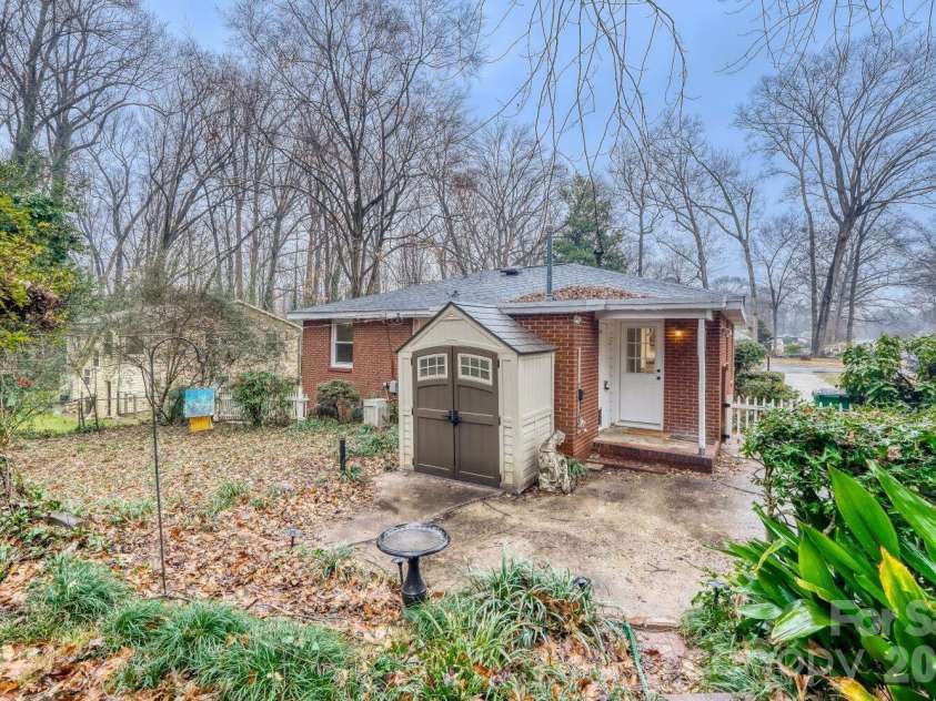 3728 Seaforth Drive, Charlotte, NC 28205.  MLS# CAR4353566, YatesRealty ID 11908. Back
