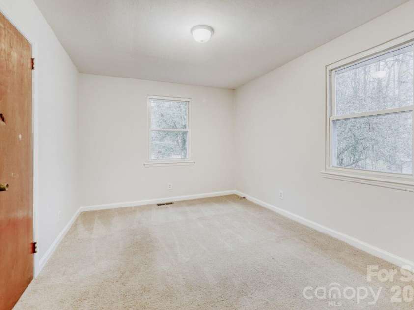 3728 Seaforth Drive, Charlotte, NC 28205.  MLS# CAR4353566, YatesRealty ID 11908. Bedroom 1