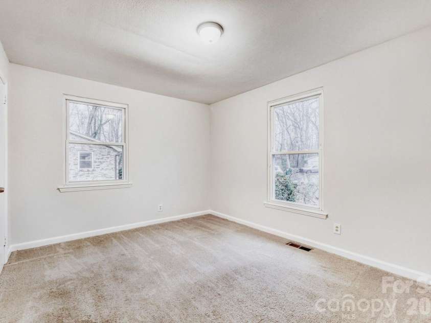 3728 Seaforth Drive, Charlotte, NC 28205.  MLS# CAR4353566, YatesRealty ID 11908. Bedroom 3