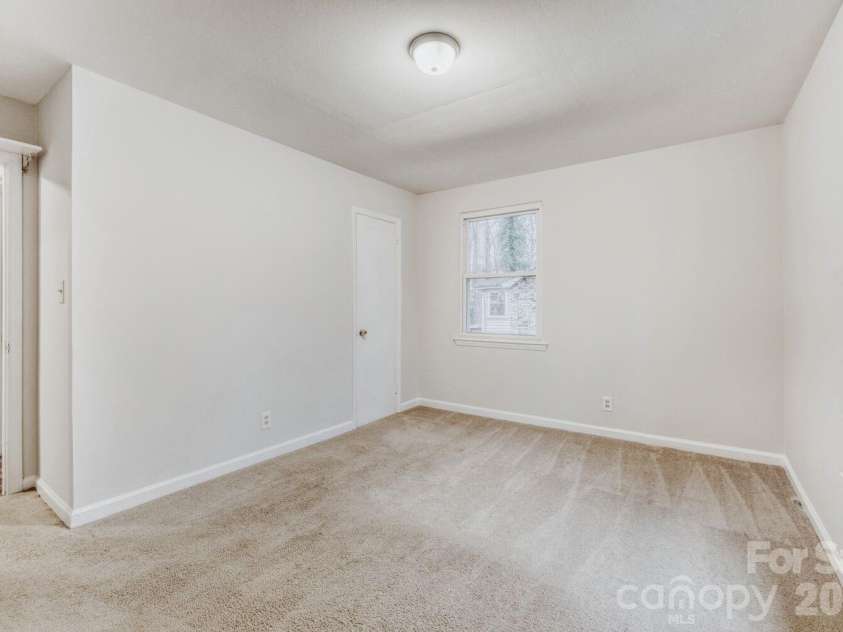 3728 Seaforth Drive, Charlotte, NC 28205.  MLS# CAR4353566, YatesRealty ID 11908. Bedroom 3