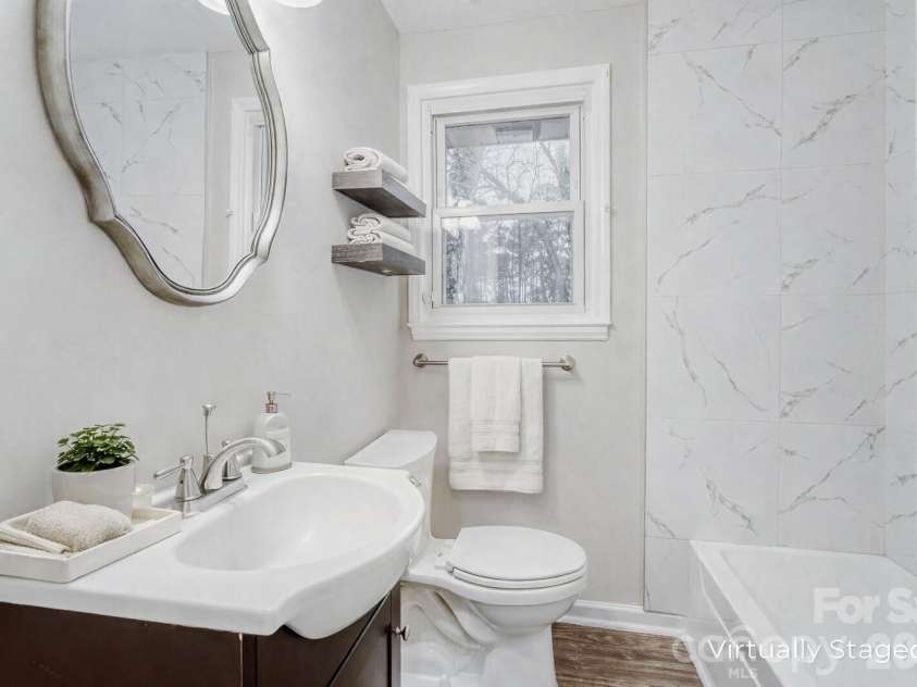 3728 Seaforth Drive, Charlotte, NC 28205.  MLS# CAR4353566, YatesRealty ID 11908. Staged Bathroom
