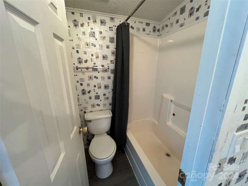 36245 Nugget Road, New London, NC 28127.  MLS# CAR4197702, YatesRealty ID 11909. Jack & Jill bath between bedroom #2, #3