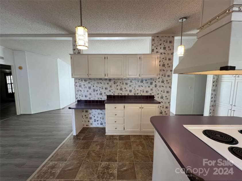 36245 Nugget Road, New London, NC 28127.  MLS# CAR4197702, YatesRealty ID 11909. Kitchen