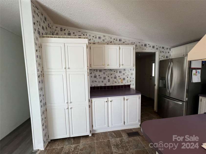 36245 Nugget Road, New London, NC 28127.  MLS# CAR4197702, YatesRealty ID 11909. Kitchen