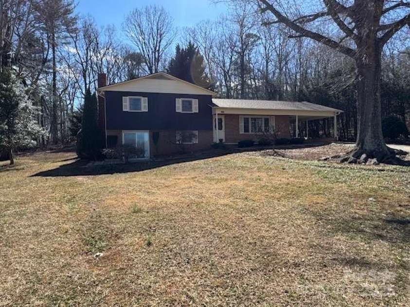 2665 Fairway Acres Circle, Lenoir, NC 28645.  MLS# CAR4226585, YatesRealty ID 1191. 