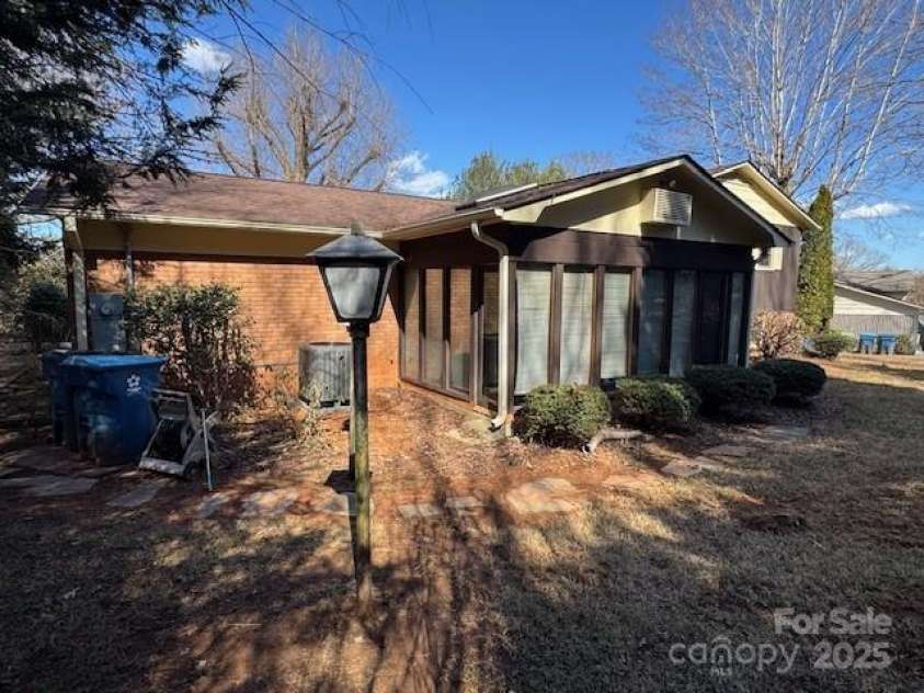 2665 Fairway Acres Circle, Lenoir, NC 28645.  MLS# CAR4226585, YatesRealty ID 1191. 