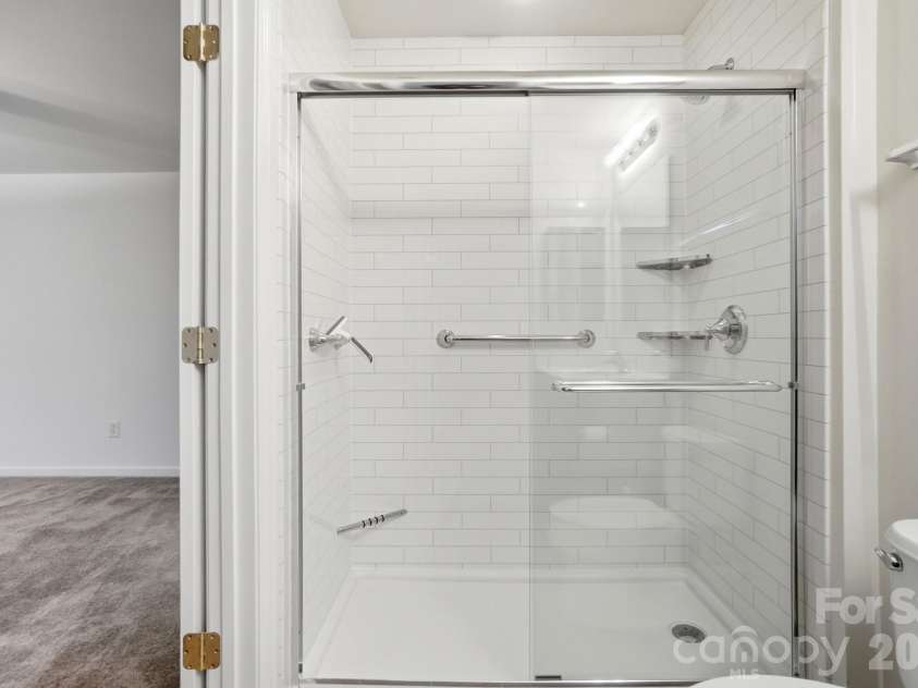 284 Garnet Court, Fort Mill, SC 29708.  MLS# CAR4341140, YatesRealty ID 1191. Upstairs Bathroom