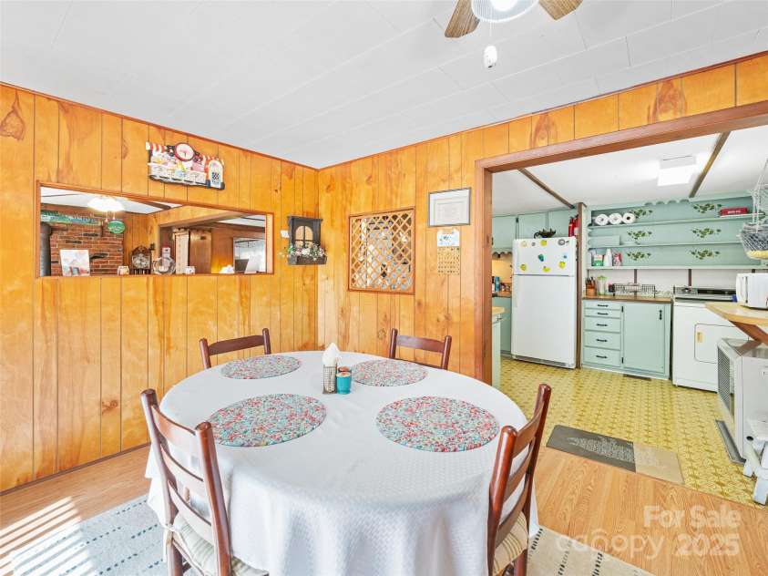 2850 Henson Creek Road, Newland, NC 28657.  MLS# CAR4329735, YatesRealty ID 1191. 