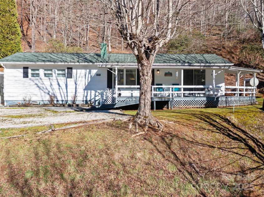 2850 Henson Creek Road, Newland, NC 28657.  MLS# CAR4329735, YatesRealty ID 1191. 