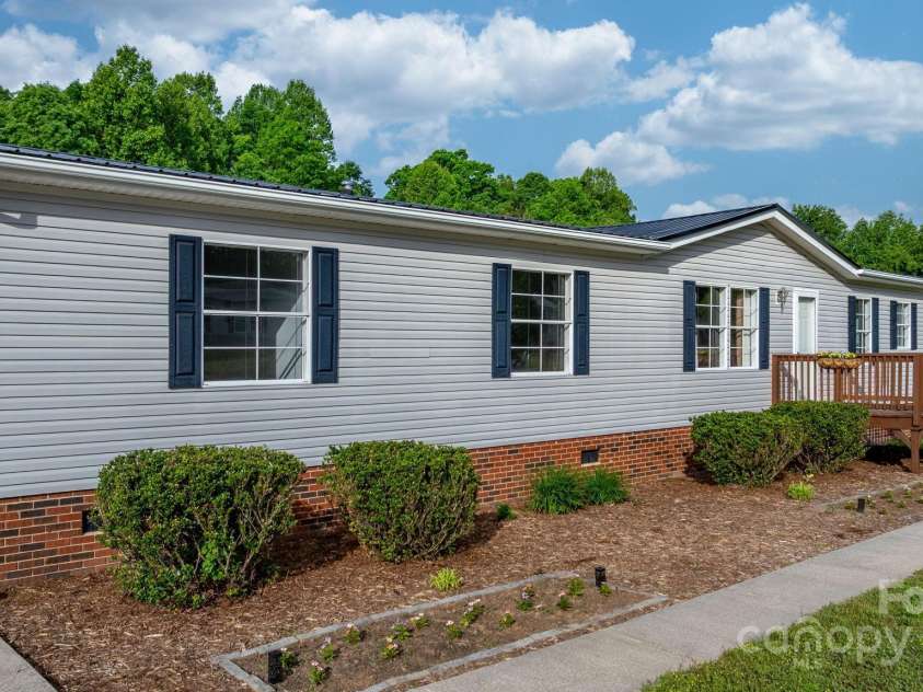 2521 Melvin Propst Drive, Morganton, NC 28655.  MLS# CAR4253897, YatesRealty ID 11910. 