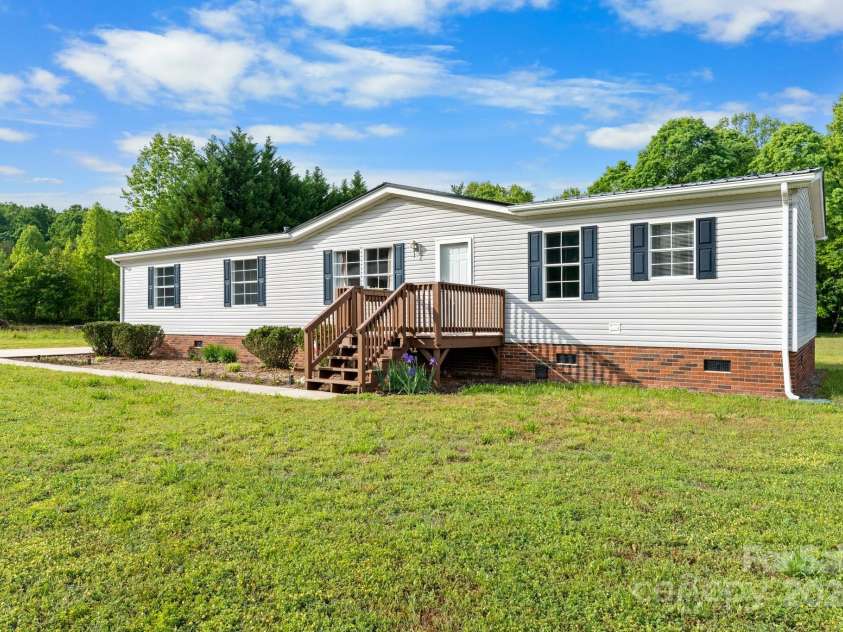 2521 Melvin Propst Drive, Morganton, NC 28655.  MLS# CAR4253897, YatesRealty ID 11910. 