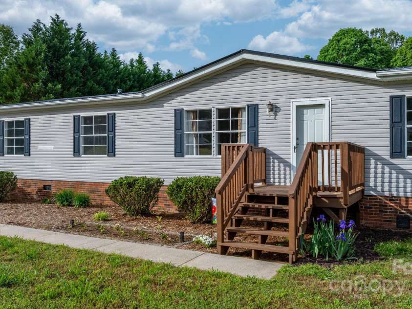 2521 Melvin Propst Drive, Morganton, NC 28655.  MLS# CAR4253897, YatesRealty ID 11910. 