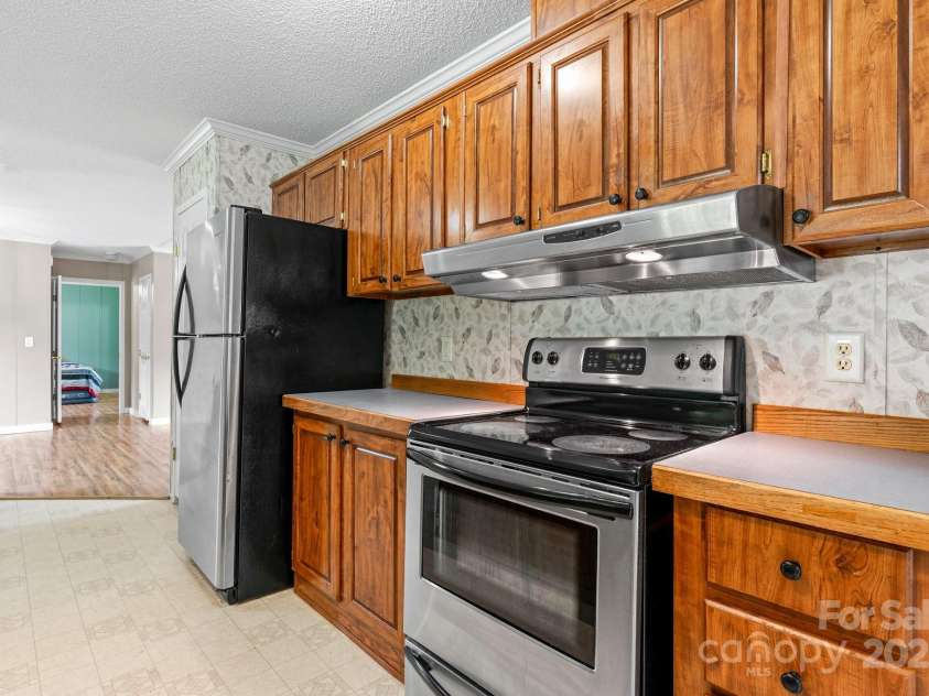 2521 Melvin Propst Drive, Morganton, NC 28655.  MLS# CAR4253897, YatesRealty ID 11910. 