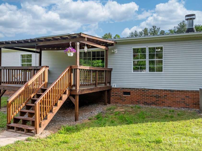 2521 Melvin Propst Drive, Morganton, NC 28655.  MLS# CAR4253897, YatesRealty ID 11910. 