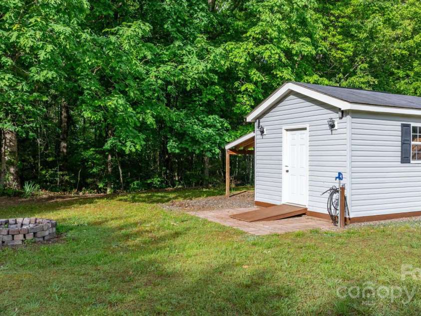 2521 Melvin Propst Drive, Morganton, NC 28655.  MLS# CAR4253897, YatesRealty ID 11910. 
