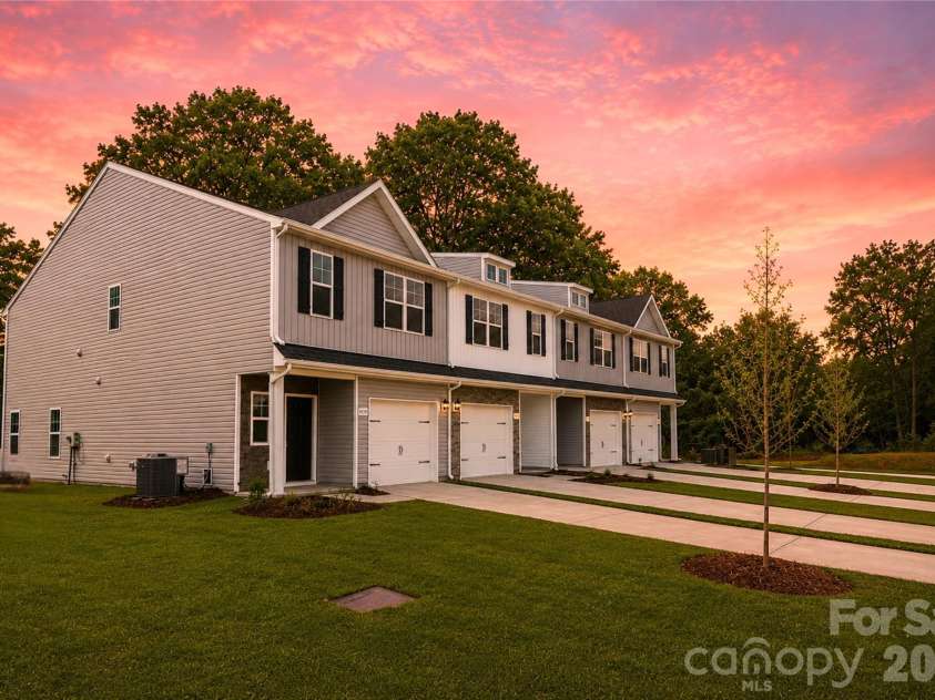 3110 Aberleaf Lane, Charlotte, NC 28227.  MLS# CAR4401558, YatesRealty ID 11910. 