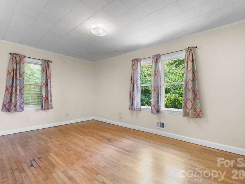 6264 US 221 Highway, Marion, NC 28752.  MLS# CAR4400052, YatesRealty ID 11913. 