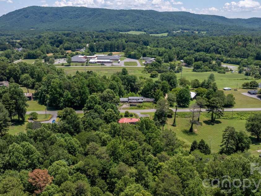 6264 US 221 Highway, Marion, NC 28752.  MLS# CAR4400052, YatesRealty ID 11913. 