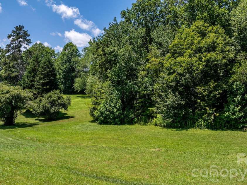 6264 US 221 Highway, Marion, NC 28752.  MLS# CAR4400052, YatesRealty ID 11913. 