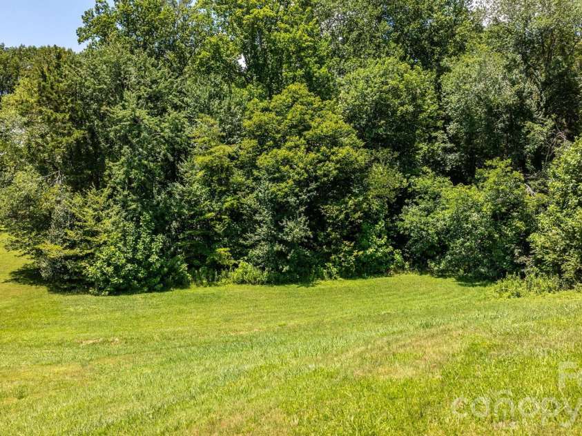 6264 US 221 Highway, Marion, NC 28752.  MLS# CAR4400052, YatesRealty ID 11913. 