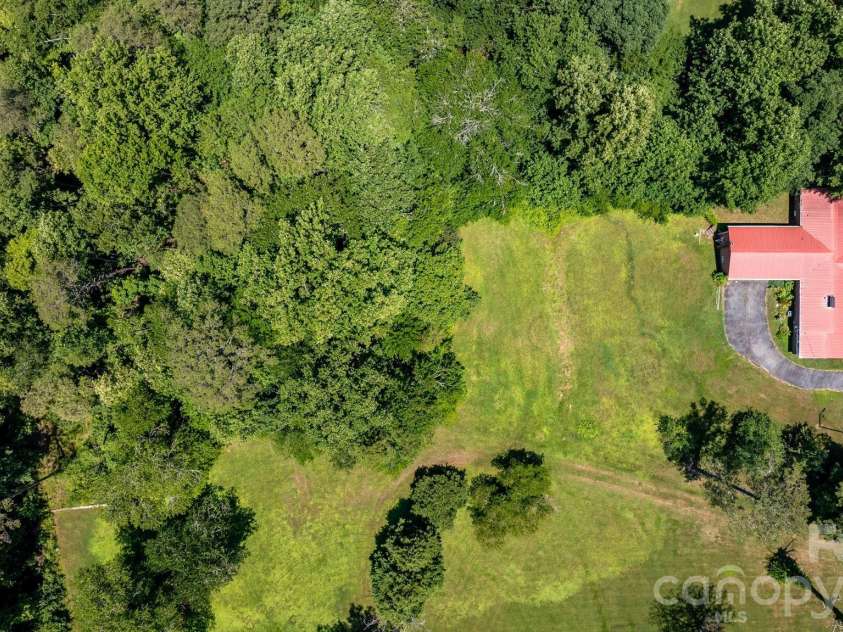 6264 US 221 Highway, Marion, NC 28752.  MLS# CAR4400052, YatesRealty ID 11913. 