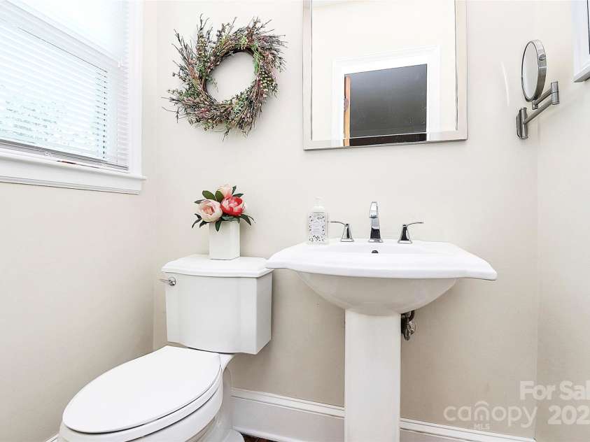 704 Kingman Drive, Charlotte, NC 28217.  MLS# CAR4251916, YatesRealty ID 11913. 