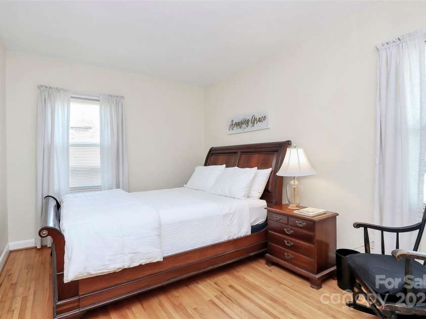 704 Kingman Drive, Charlotte, NC 28217.  MLS# CAR4251916, YatesRealty ID 11913. Primary