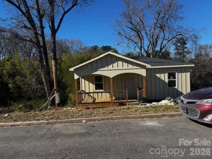 38 Poplar Street, Great Falls, SC 29055.  MLS# CAR4340132, YatesRealty ID 11916. 