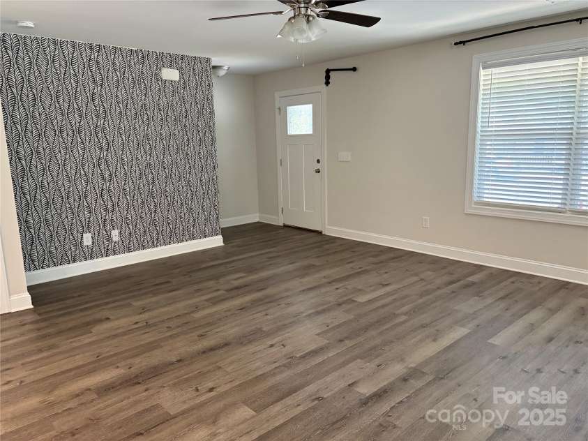 1209 Gaston Avenue, Gastonia, NC 28052.  MLS# CAR4279069, YatesRealty ID 11917. 