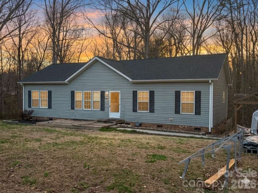 3233 Alamo Drive, Trinity, NC 27370.  MLS# CAR4356868, YatesRealty ID 11918. Welcome Home!