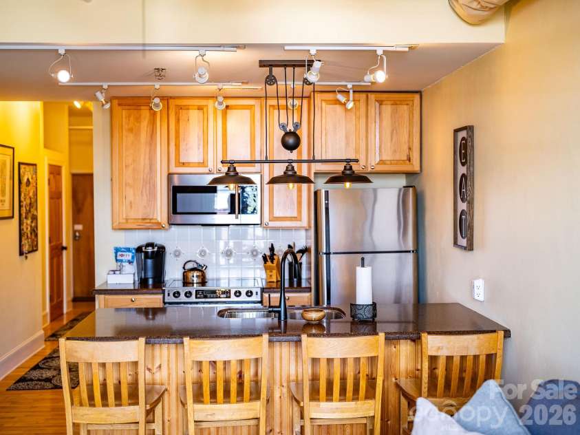 35 Patton Avenue, Asheville, NC 28801.  MLS# CAR4408268, YatesRealty ID 11919. 